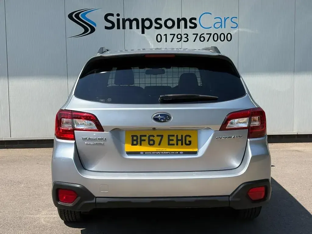 Used Subaru Outback Premium 175 HP (128 kW) 2017 Silver Estate