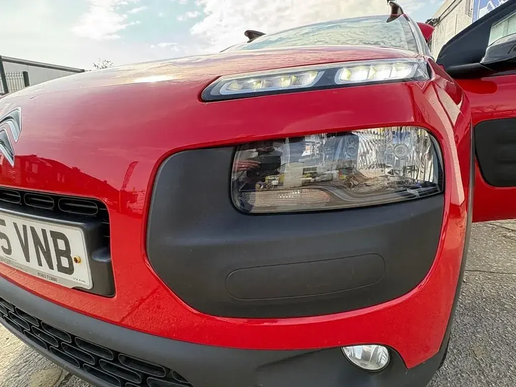 Usado Citroën C4 Cactus Flair 110 HP (80 kW) 2016 Vermelho Citadino