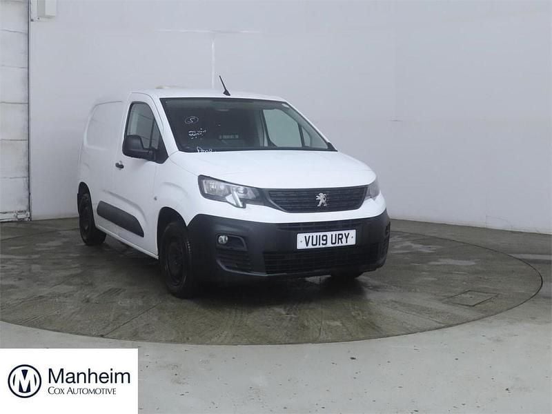 Used Peugeot Partner 2019 White MPV