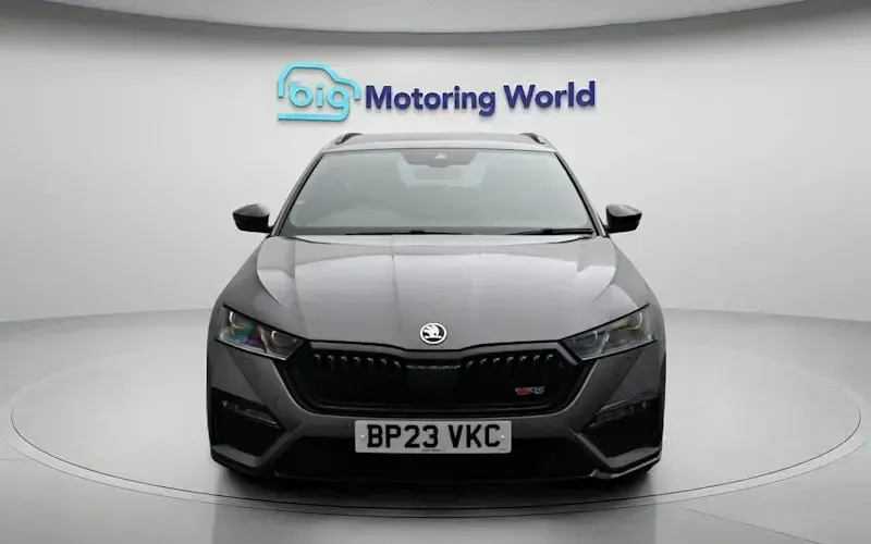 Used Skoda Octavia vRS 200 HP (147 kW) 2023 Grey Estate
