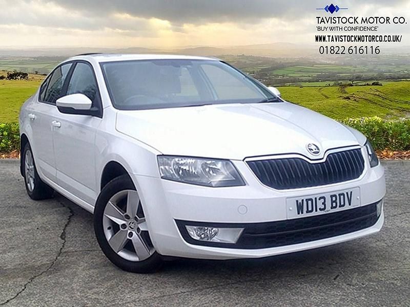 White Used 2013 Skoda Octavia SE Hatchback | £3,995 (Fair price) - Image 1/3