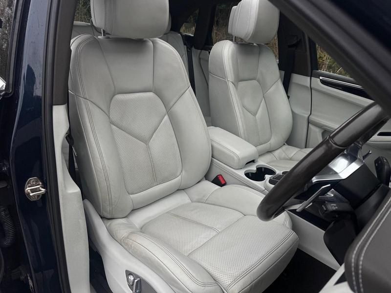 Usado Porsche Macan 258 HP (189 kW) 2015 Azul SUV