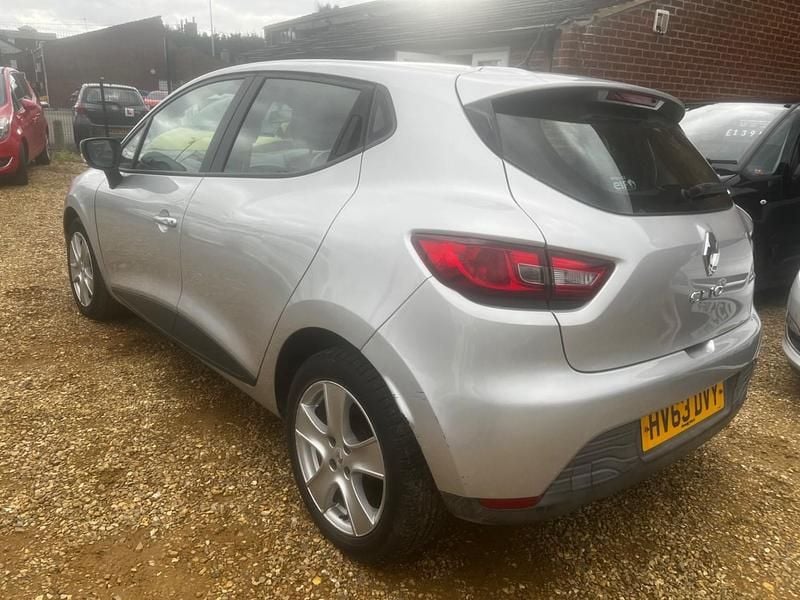 Used Renault Clio IV Expression+ 75 HP (55 kW) 2013 Silver Hatchback