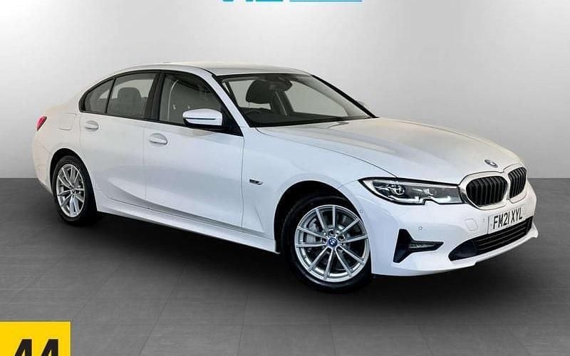 Used BMW 330e Comfort Edition 292 HP (214 kW) 2021 White Sedan