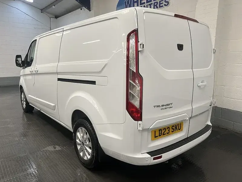 Used Ford Transit Custom Limited 130 HP (95 kW) 2023 White Van