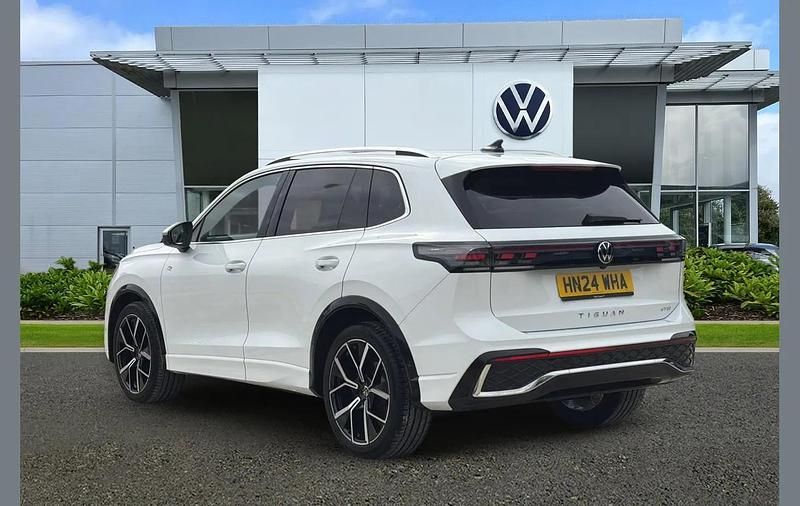 Used VW Tiguan R-line 147 HP (108 kW) 2024 White SUV