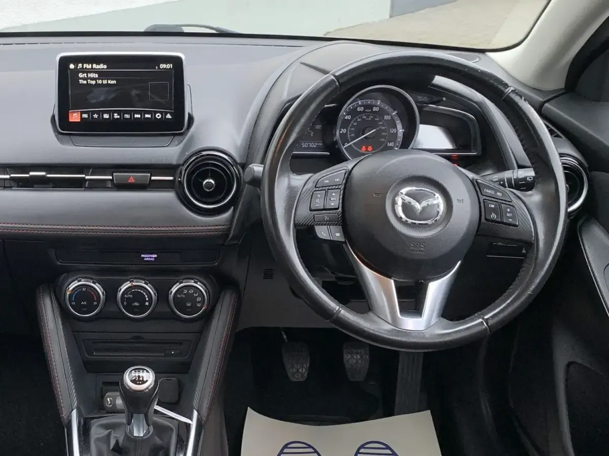 Gebraucht Mazda 2 Inclusive 105 PS (77 kW) 2016 Silber Kleinwagen