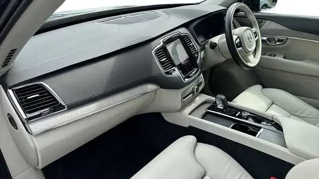 Used Volvo XC90 Plus 247 HP (181 kW) 2025 SUV