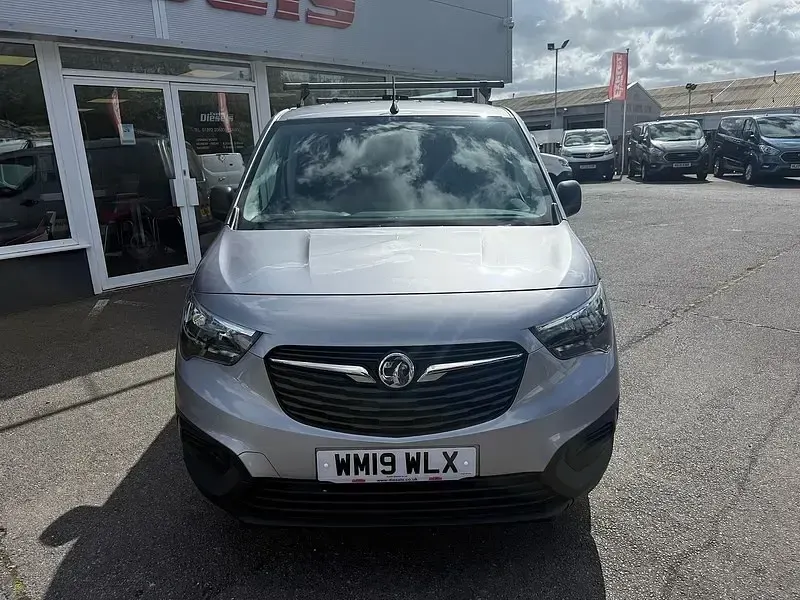 Używany Vauxhall Combo Edition 100 KM (73 kW) 2019 Szary Minivan