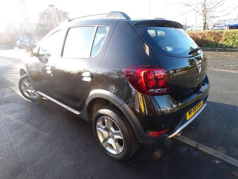 Used Dacia Sandero Comfort 90 HP (66 kW) 2018 Black Hatchback