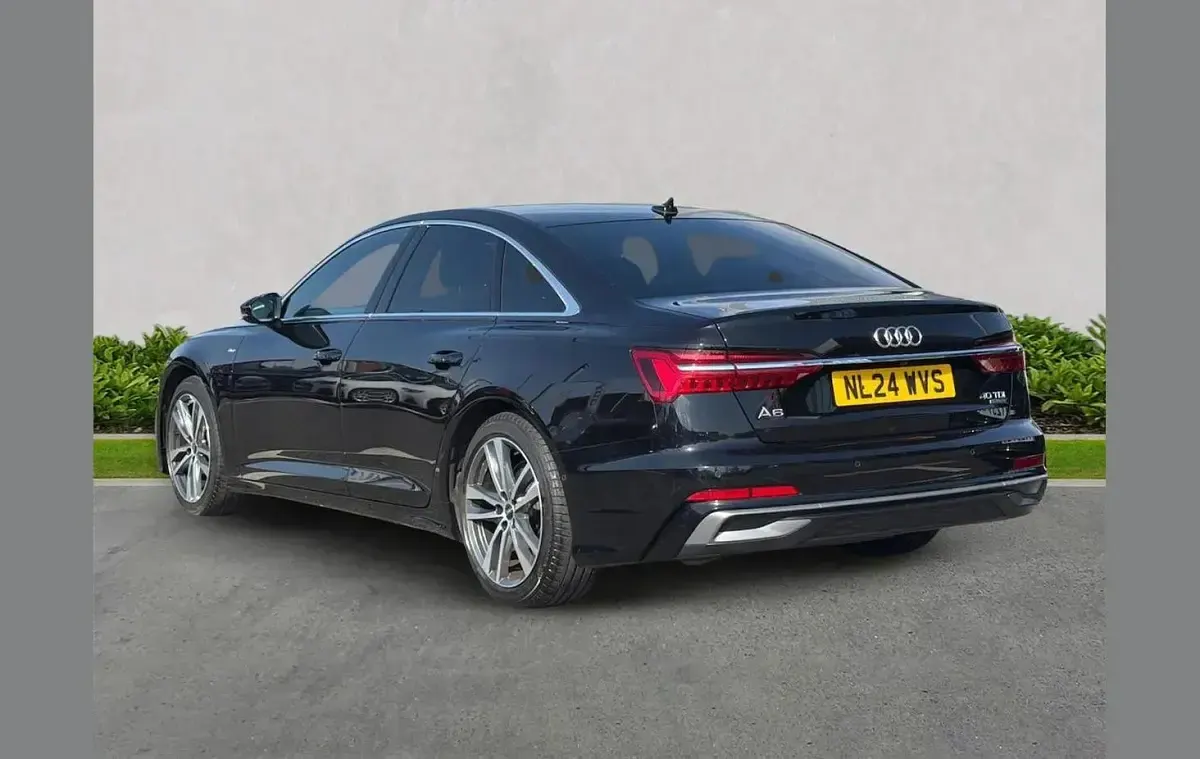 Usado Audi A6 S-Line 204 HP (150 kW) 2024 Preto Sedan