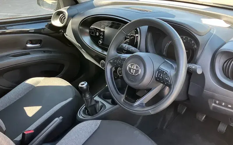 Used Toyota Aygo X PURE 72 HP (52 kW) 2023 Black SUV