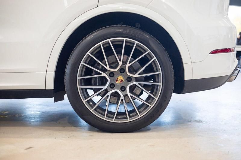 Used Porsche Cayenne 462 HP (339 kW) 2020 White SUV