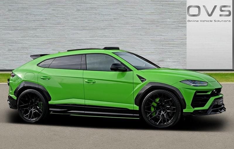 Green Used 2022 Lamborghini Urus SUV | £169,990 (A bit pricey) - Image 1/4