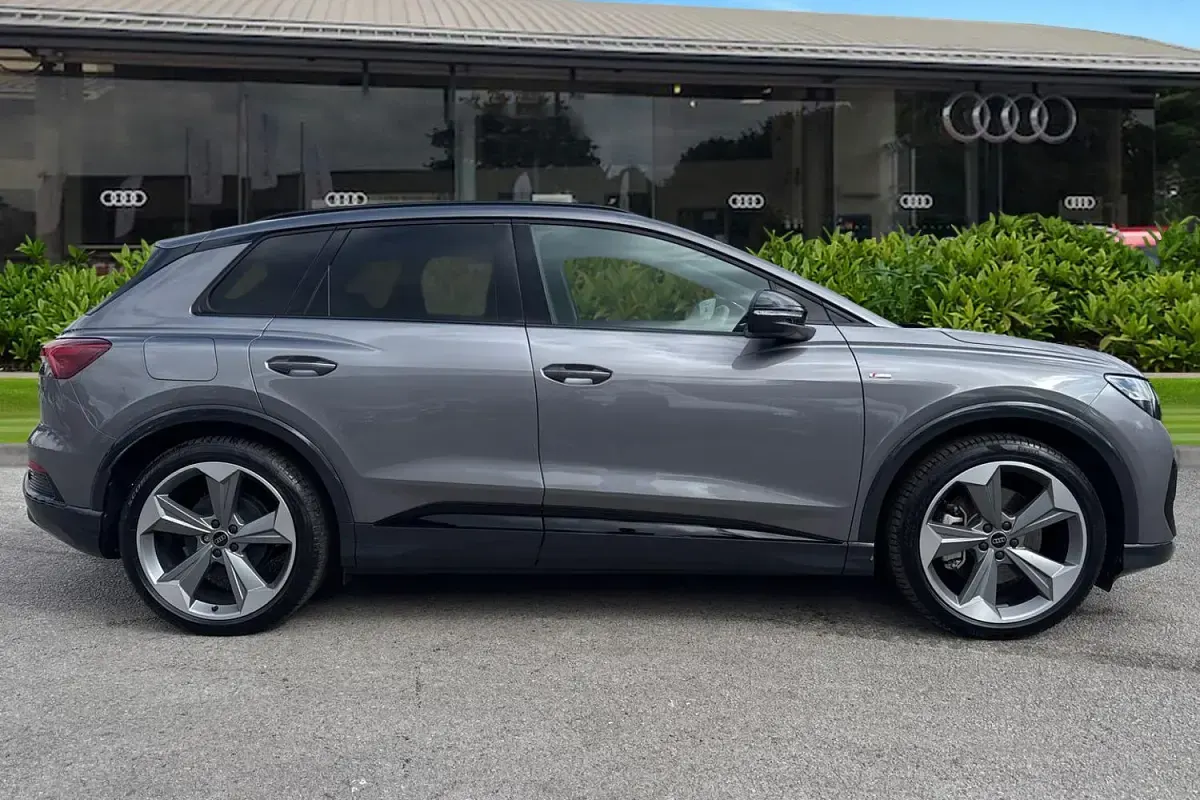 Used Audi Q4 e-tron Black Edition 210 kW (286 HP) 2025 Grey SUV