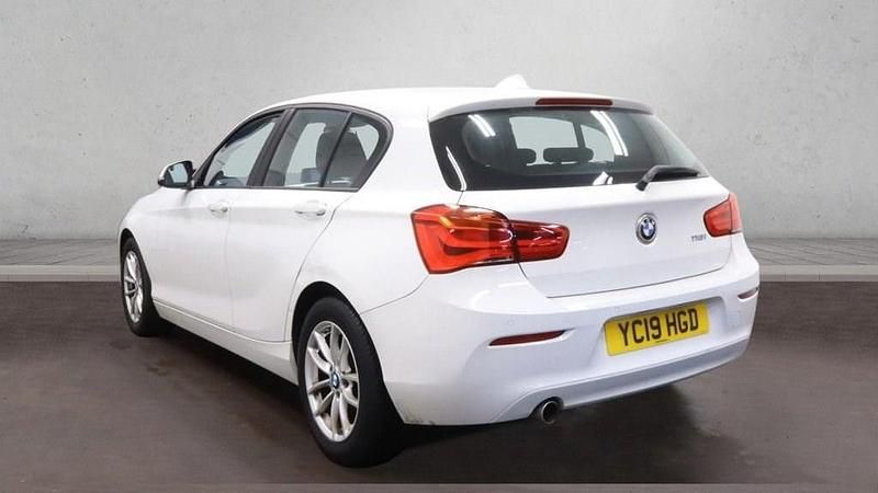 Used BMW 118 Comfort Edition 136 HP (100 kW) 2019 White Hatchback