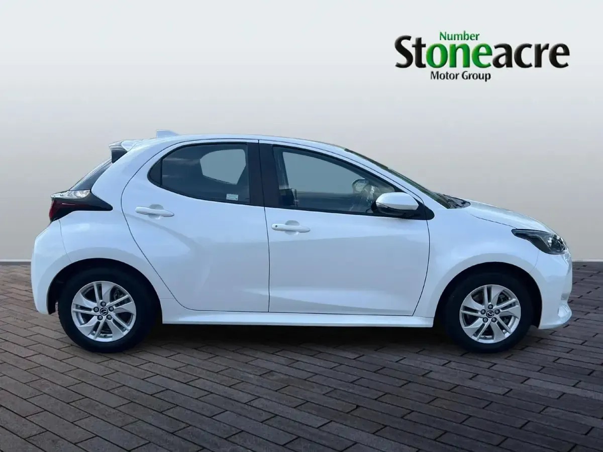 Second-hand Mazda 2 116 CP (85 kW) 2022 Alb Hatchback
