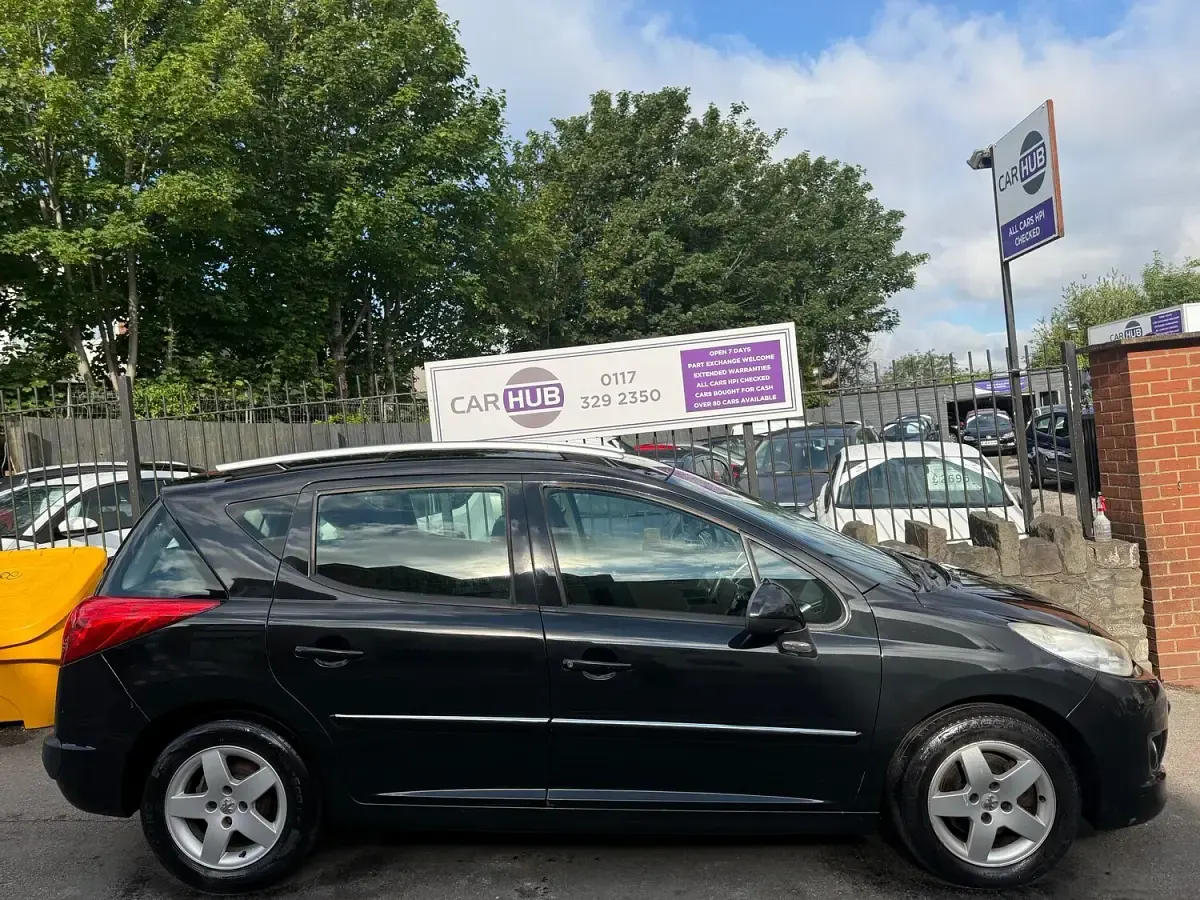 Used Peugeot 207 Active 95 HP (69 kW) 2013 Black Estate
