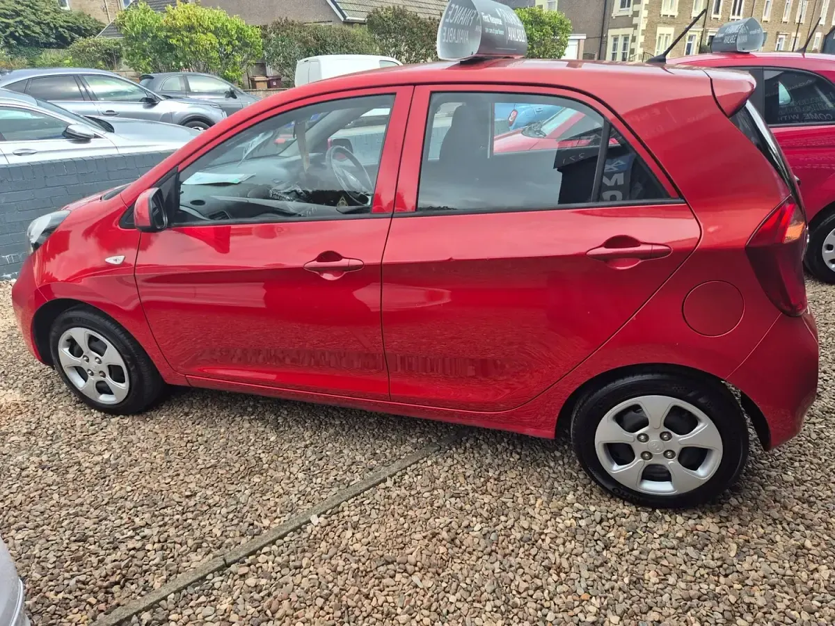 Used Kia Picanto 68 HP (50 kW) 2013 Red Hatchback