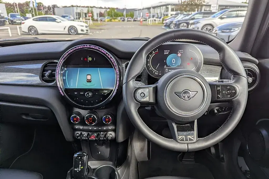 Begagnad Mini Cooper Exclusive 134 HK (98 kW) 2024 Svart Halvkombi