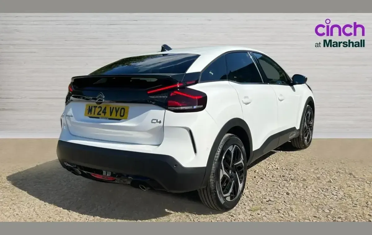 Used Citroën C4 PureTech 128 HP (94 kW) 2024 White SUV