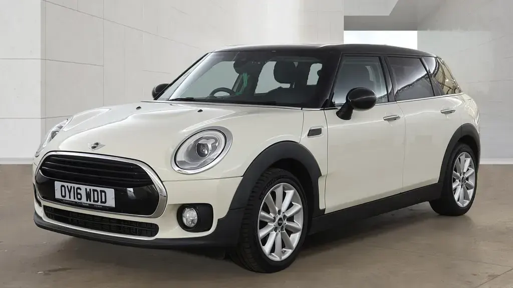 Used Mini Cooper Clubman 2016 White Estate