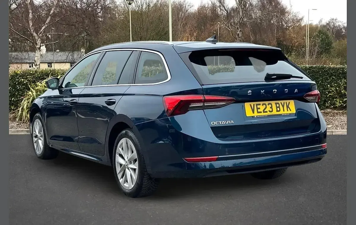 Used Skoda Octavia SE L 147 HP (108 kW) 2023 Petrol blue metallic Estate