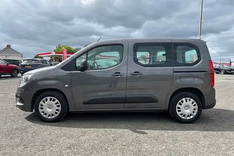 Used Vauxhall Combo Edition 110 HP (80 kW) 2021 Grey MPV
