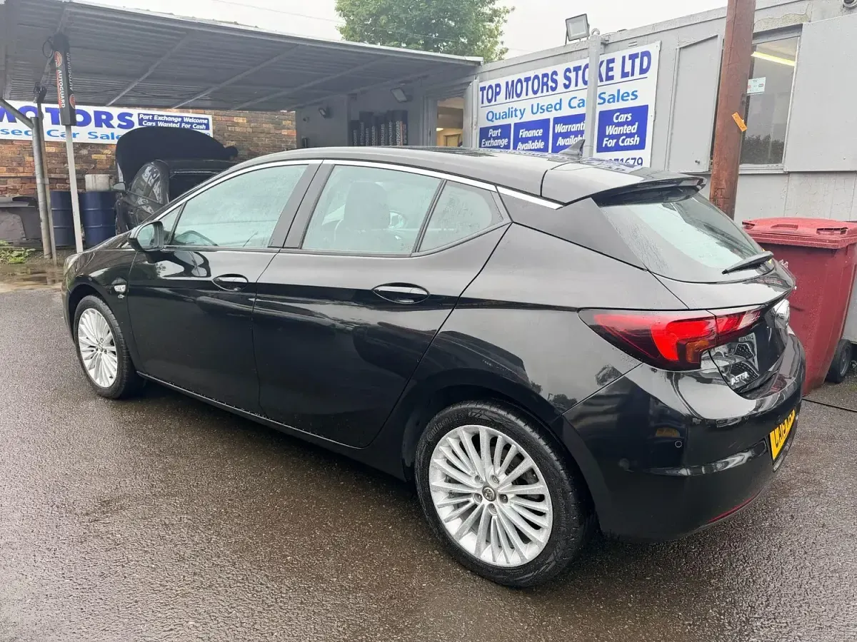 Used Vauxhall Astra Elite 150 HP (110 kW) 2019 Black Hatchback