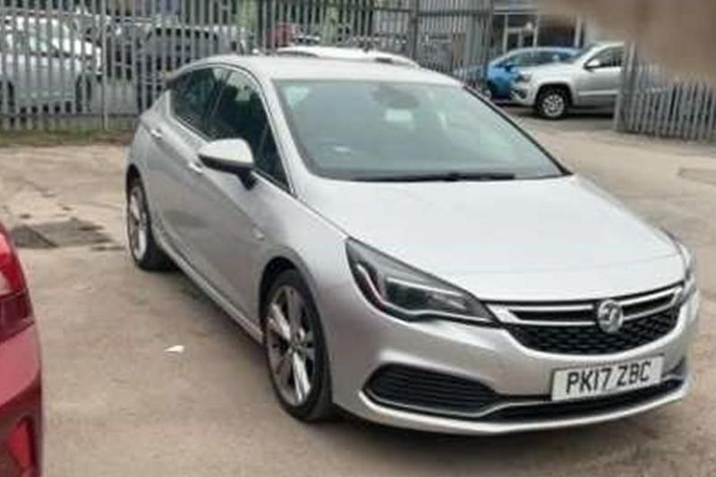 Silver Used 2017 Vauxhall Astra SRi Hatchback | £6,390 (Fair price) - Image 1/1