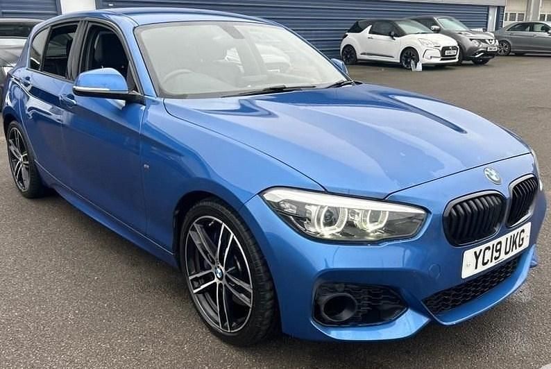Begagnad BMW 118 M Sport 2019 Blå Halvkombi
