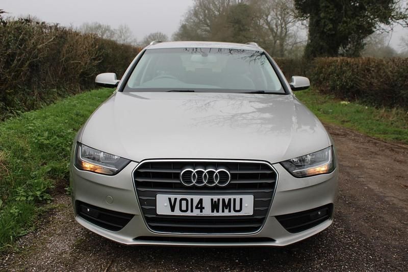 Used Audi A4 136 HP (100 kW) 2014 Silver Estate
