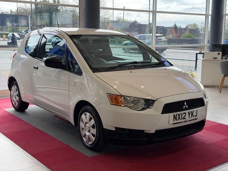 Used Mitsubishi Colt 74 HP (54 kW) 2012 White Hatchback