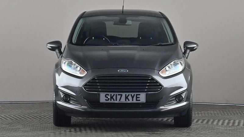 Used Ford Fiesta Titanium 75 HP (55 kW) 2017 Grey Hatchback