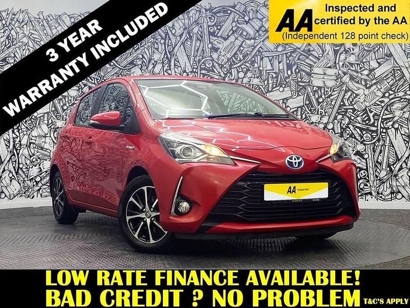 Red Used 2019 Toyota Yaris Hybrid Hatchback | £12,295 (Fair price) - Image 1/2