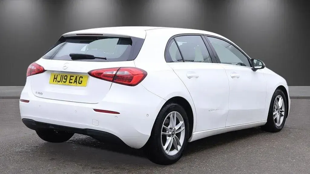 Used Mercedes A180 Executive 136 HP (100 kW) 2019 White Hatchback