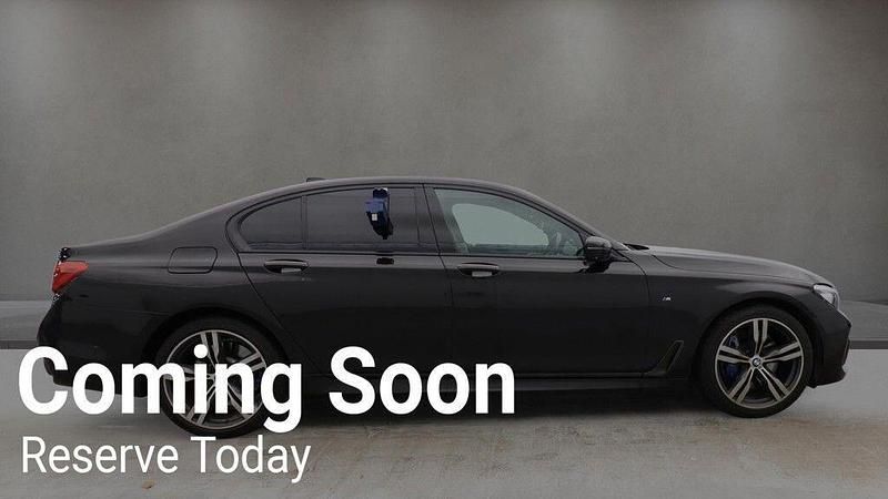 Usado BMW 750 M Sport 450 CV (330 kW) 2017 Negro Berlina