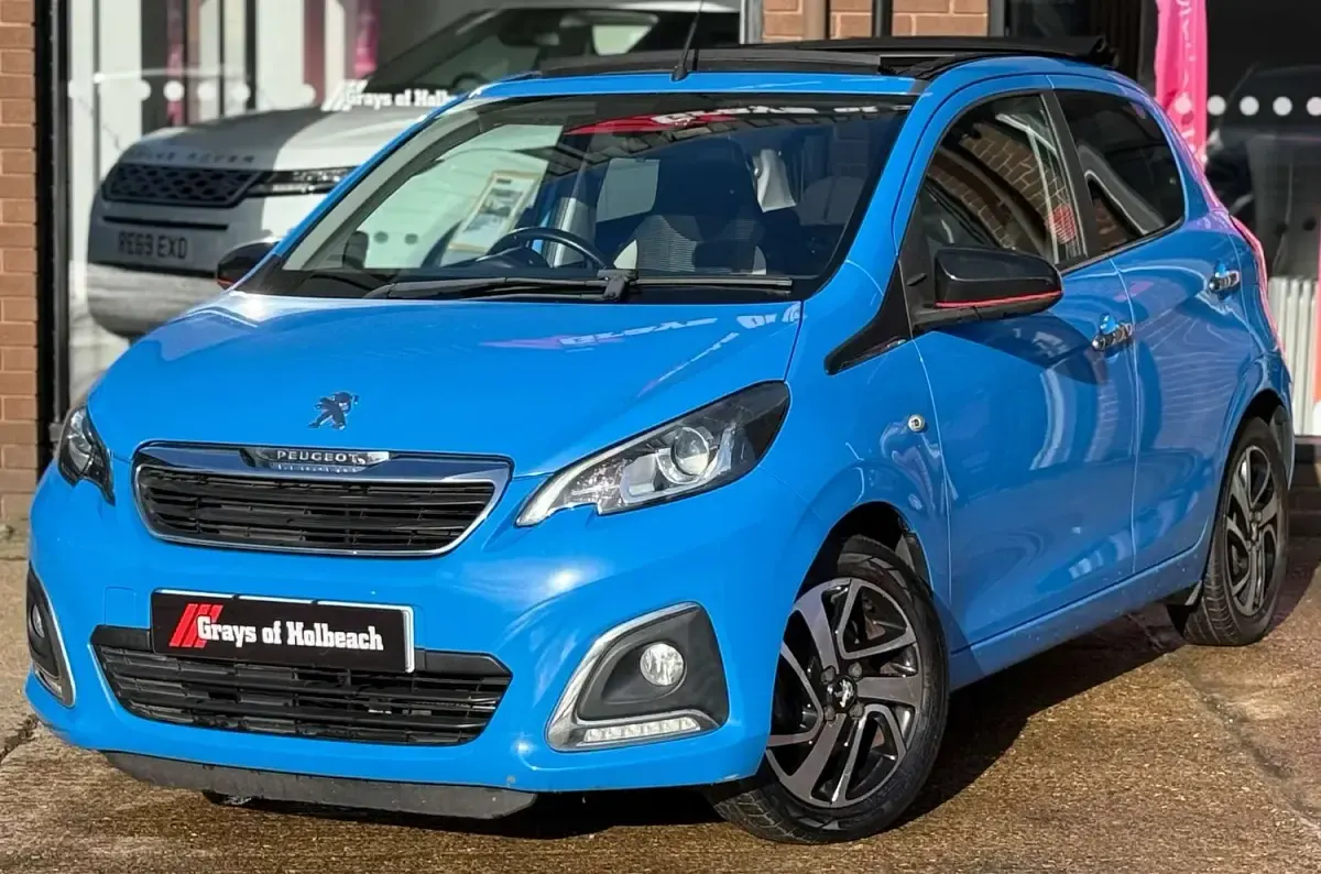 Used Peugeot 108 Allure 82 HP (60 kW) 2015 Blue Hatchback