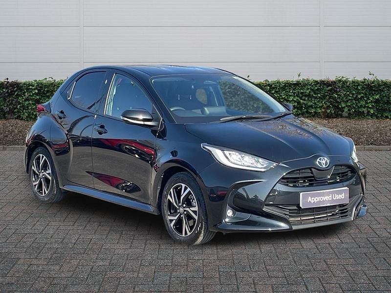 Used Toyota Yaris Hybrid Design 2024 Black Hatchback