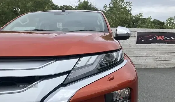 Used Mitsubishi L200 Warrior 150 HP (110 kW) 2020 Orange Pickup