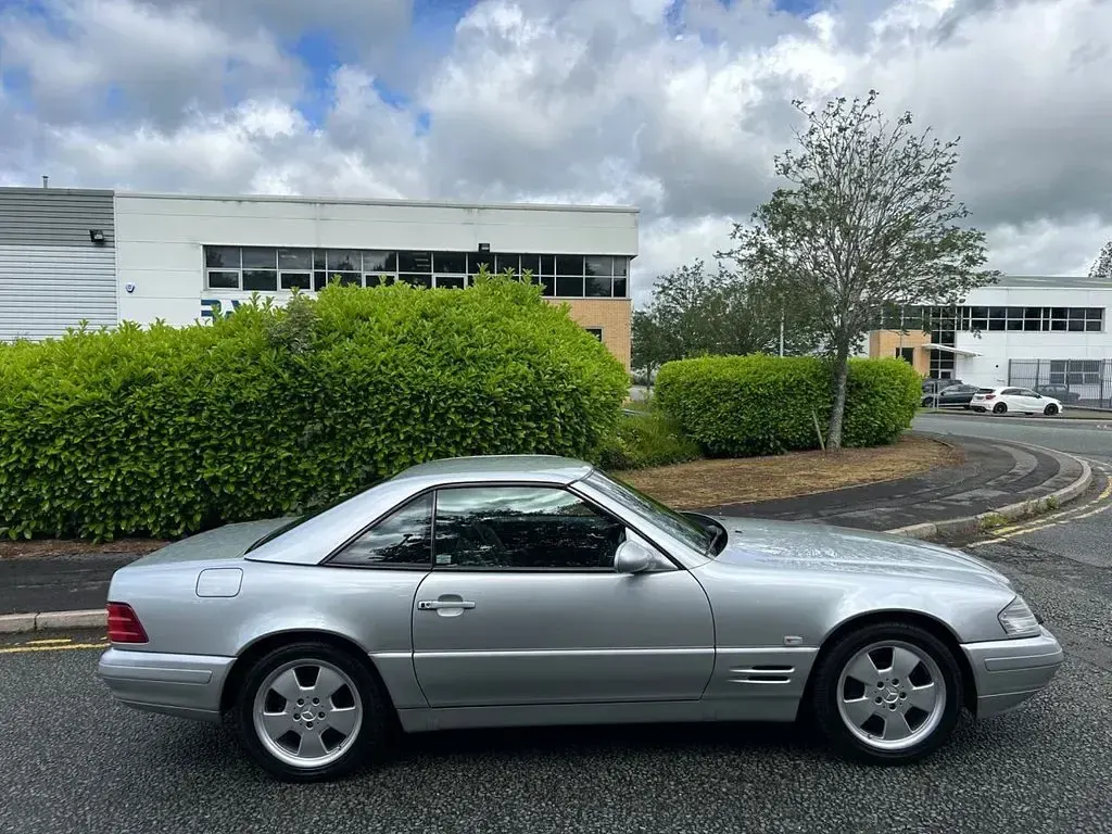 Used Mercedes SL320 224 HP (164 kW) 2001 Silver Cabriolet