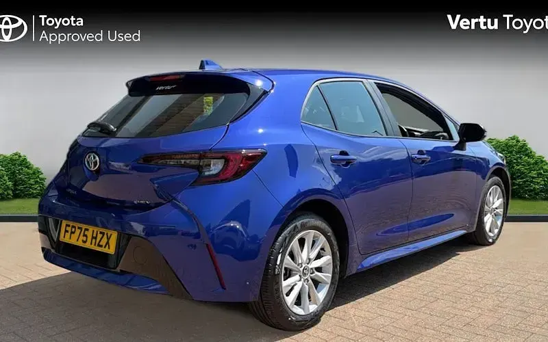 Used Toyota Corolla 178 HP (130 kW) 2025 Blue Hatchback