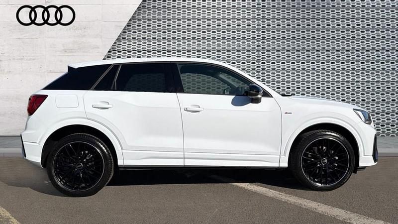 Used Audi Q2 Black Edition 150 HP (110 kW) 2025 White SUV