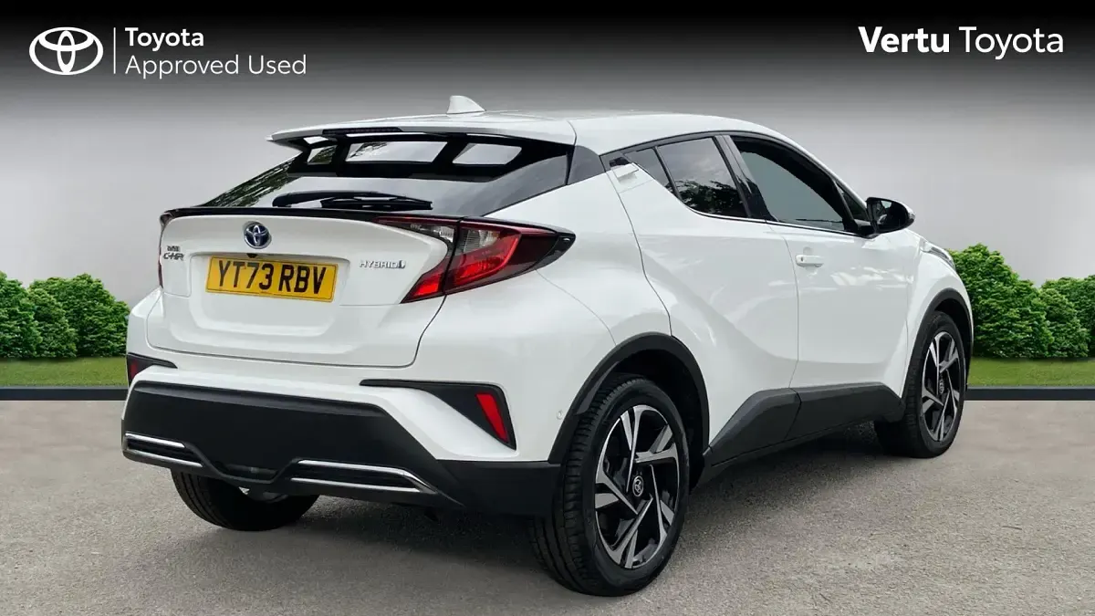 Used Toyota C-HR Design 184 HP (135 kW) 2023 White SUV