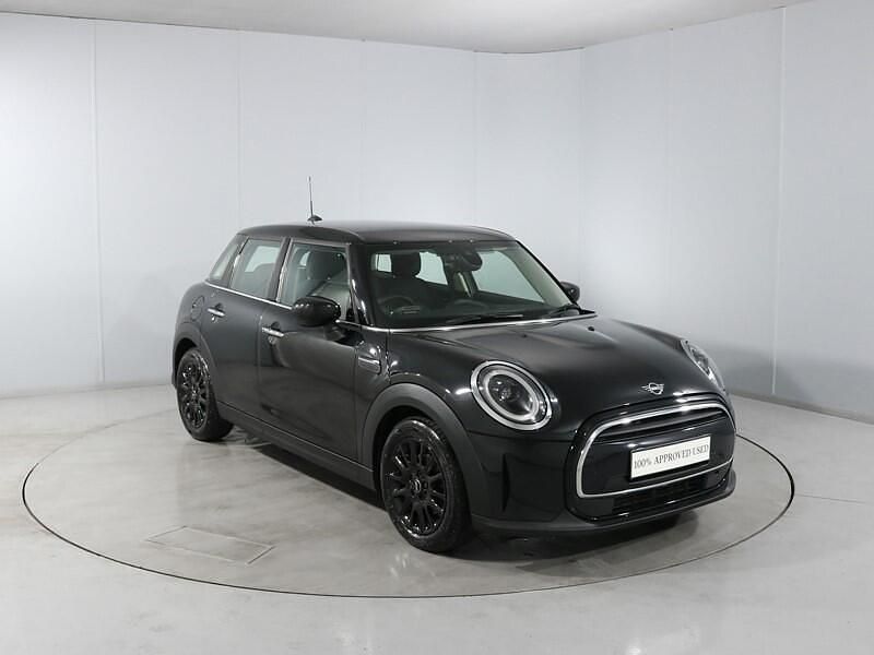 Used Mini Cooper Classic 134 HP (98 kW) 2023 Black Hatchback