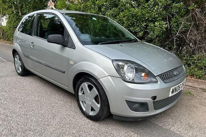 Silver Used 2006 Ford Fiesta Zetec Hatchback | £1,289 (Fair price) - Image 1/1