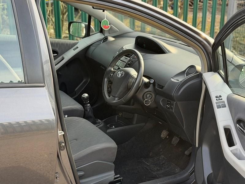 Used Toyota Yaris 2009 Grey Hatchback