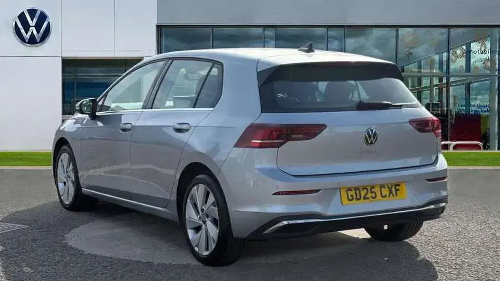 Used VW Golf VIII Style 150 HP (110 kW) 2025 Dolomite silver metallic Hatchback