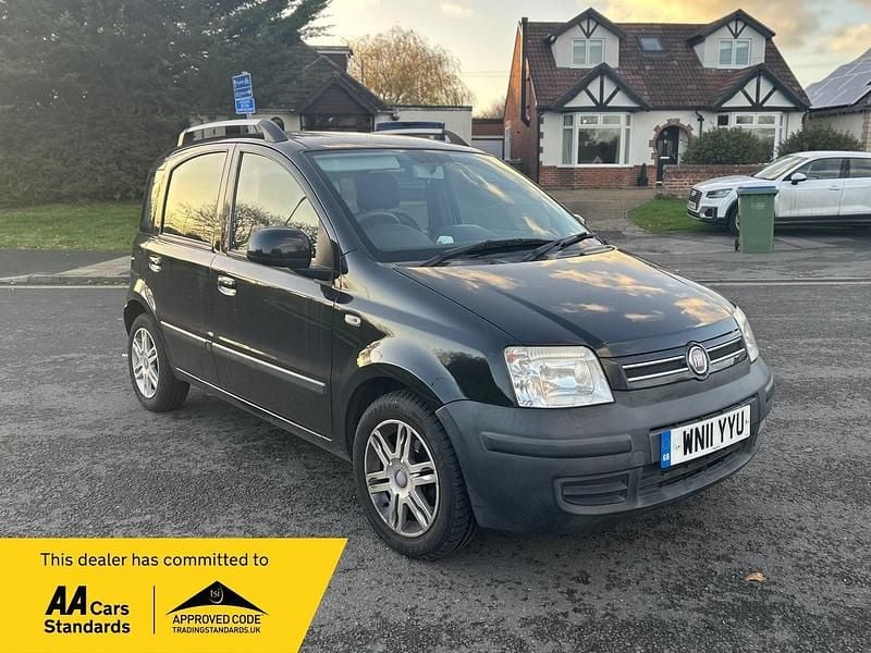 Black Used 2011 Fiat Panda Dynamic Hatchback | £1,995 (Fair price) - Image 1/4