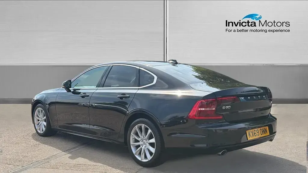 Used Volvo S90 Momentum 190 HP (139 kW) 2020 Black Sedan